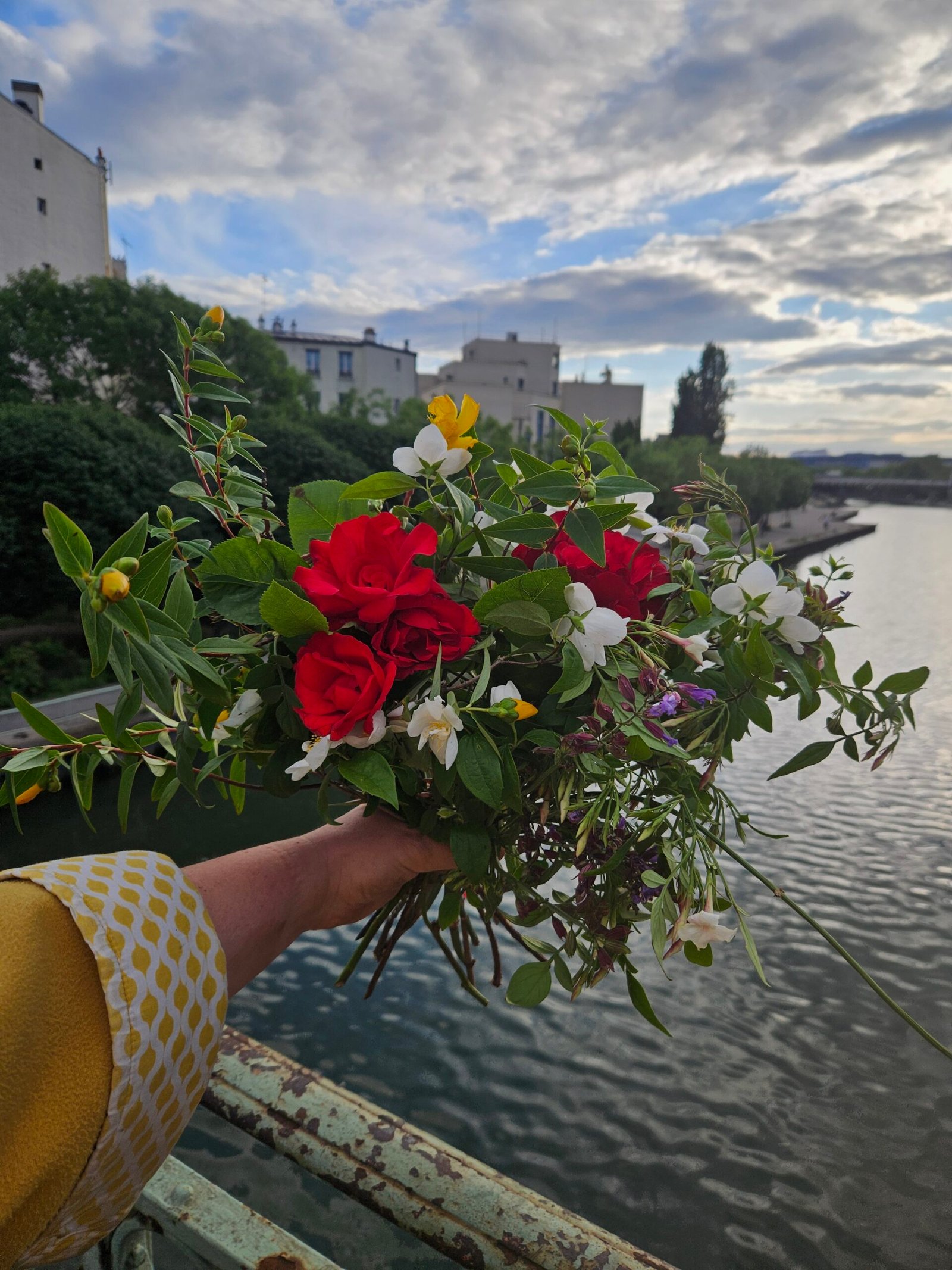 Bouquet fleurs locales, Pantin, Paris